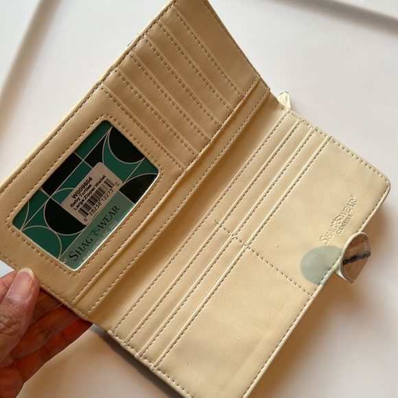 NWT Long Wallet - Picture 3 of 4